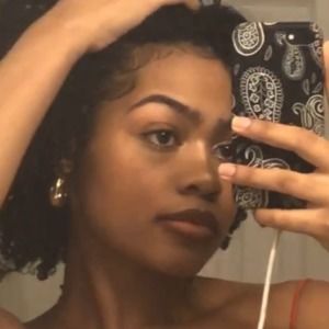 Meet your Posher, Rina